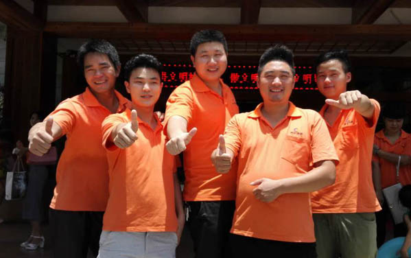 光臣男神們泉眼溫泉留影