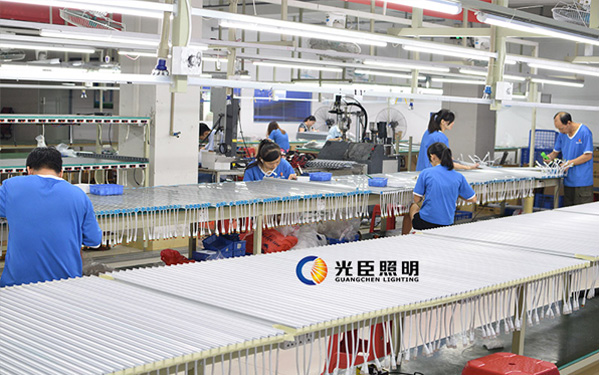 LED線型輪廓燈生產(chǎn)實景