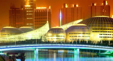 入選丑建筑?LED護欄管廠家為鄭州“金蛋”抱不平!