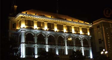 建筑的骨骼 柱子亮化該如何做?三個示例后馬上懂了！