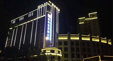 【西昌】楓丹麗舍 光臣3826洗墻燈正式亮燈！