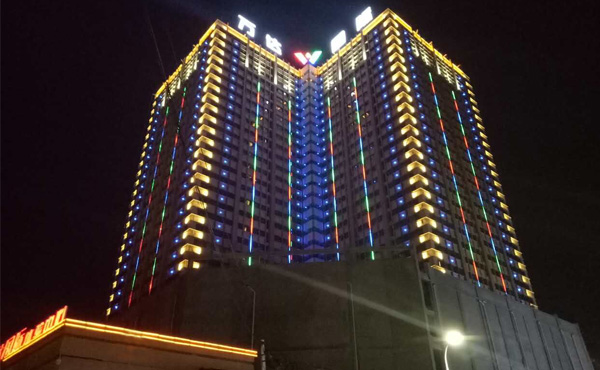 【河南】南陽(yáng)萬(wàn)達(dá)國(guó)際線(xiàn)條燈亮化