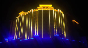 H30金黃光線條燈用途廣 商住樓盤(pán)亮化新寵兒