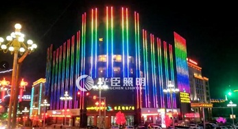 甘肅商場(chǎng)外墻亮化，全彩線條燈屏效果